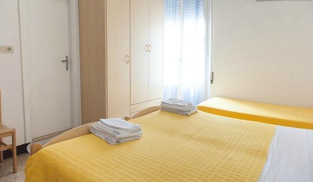Hotel Ronconi Rimini Oda fotoğraf